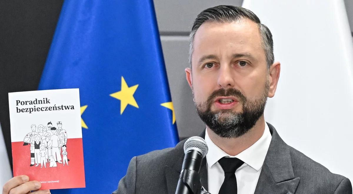 Gdzie szukać informacji i co mieć w plecaku przetrwania? Psycholożka radzi
