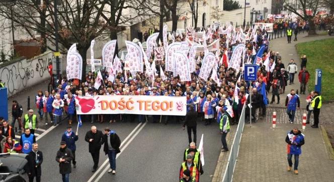 ZNP kontynuuje protest nauczycieli