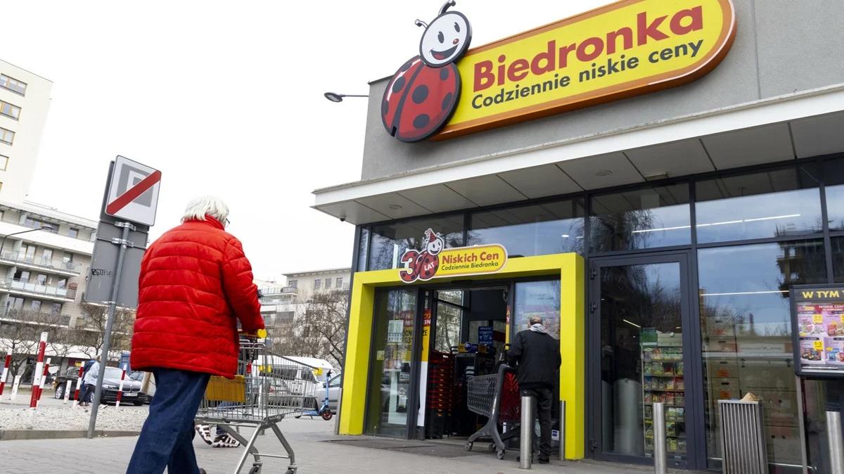 Biedronka oskarżona przez UOKiK o zmowę. "Niedopuszczalne w wymiarze ludzkim"
