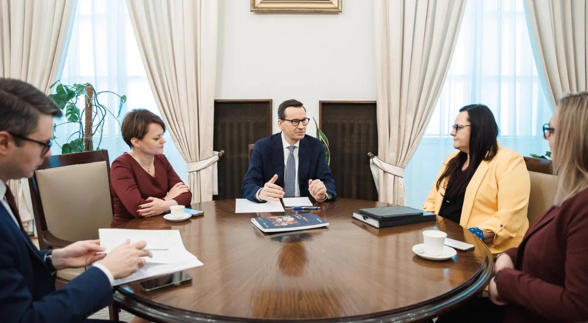 Premier spotkał się z minister Jarosińską-Jedynak. Tematem lokalne programy wsparcia i inicjatywy mieszkaniowe