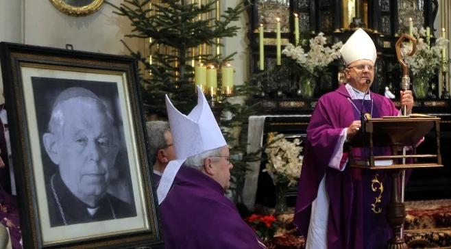 Pożegnanie prymasa Józefa Glempa. "Walczył o człowieka"