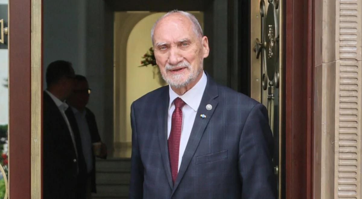 Macierewicz usłyszał zarzut. Porkuratura: nie przyznał się do winy