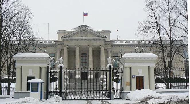 Straty ambasady Rosji powstałe 11 listopada pokryje budżet państwa