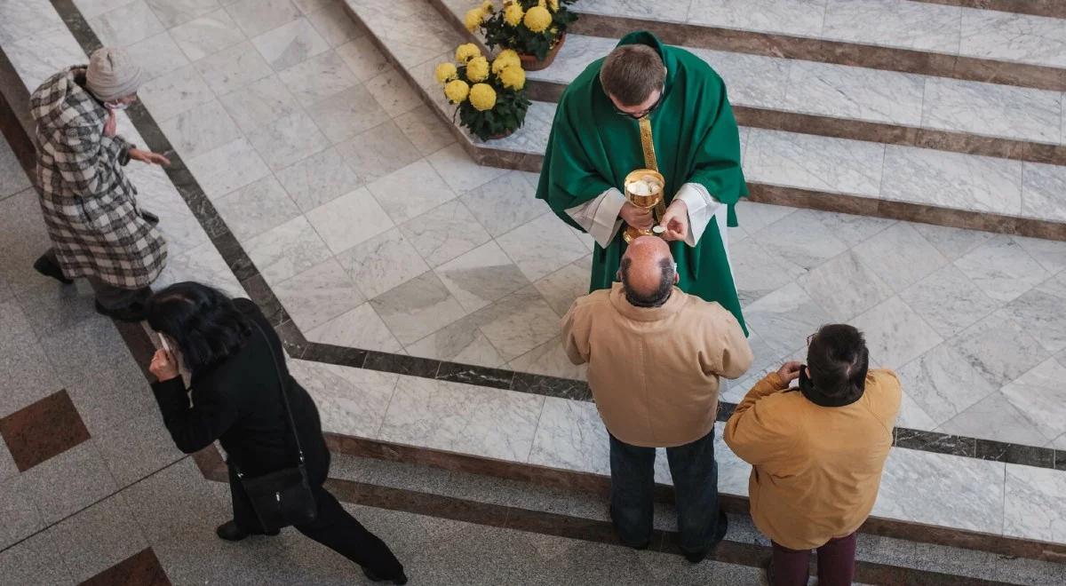 Rzecznik Episkopatu: dyspensa od uczestnictwa w Eucharystii nie jest zakazem pójścia na mszę św.