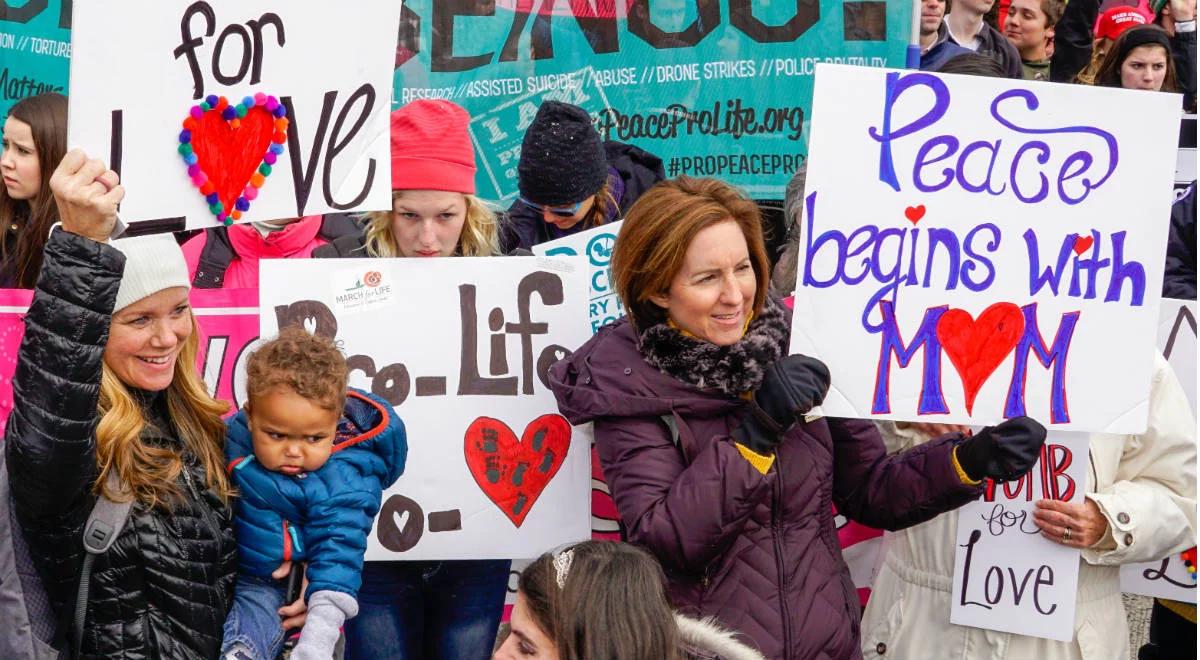 "To niezrozumiałe, że ktoś może popierać zabijanie niemowląt". Senat USA odrzucił projekty pro-life