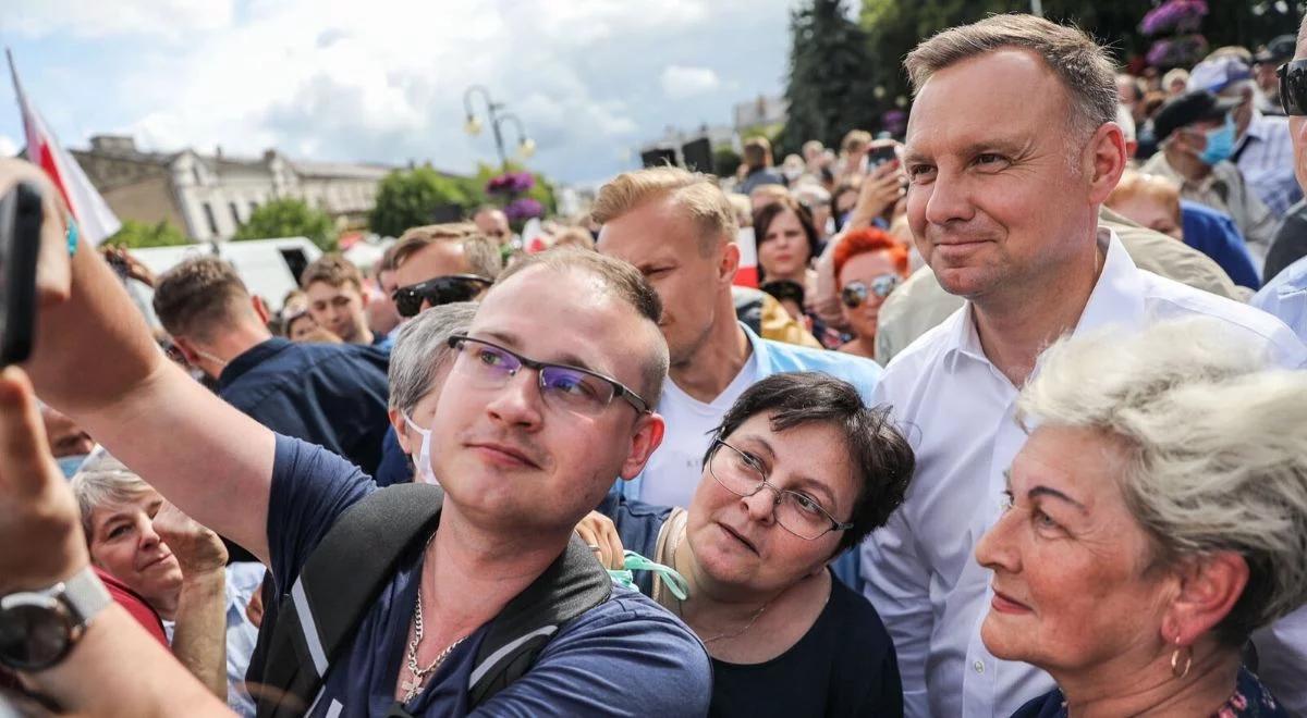 Andrzej Duda faworytem II tury wyborów prezydenckich. Nowy sondaż