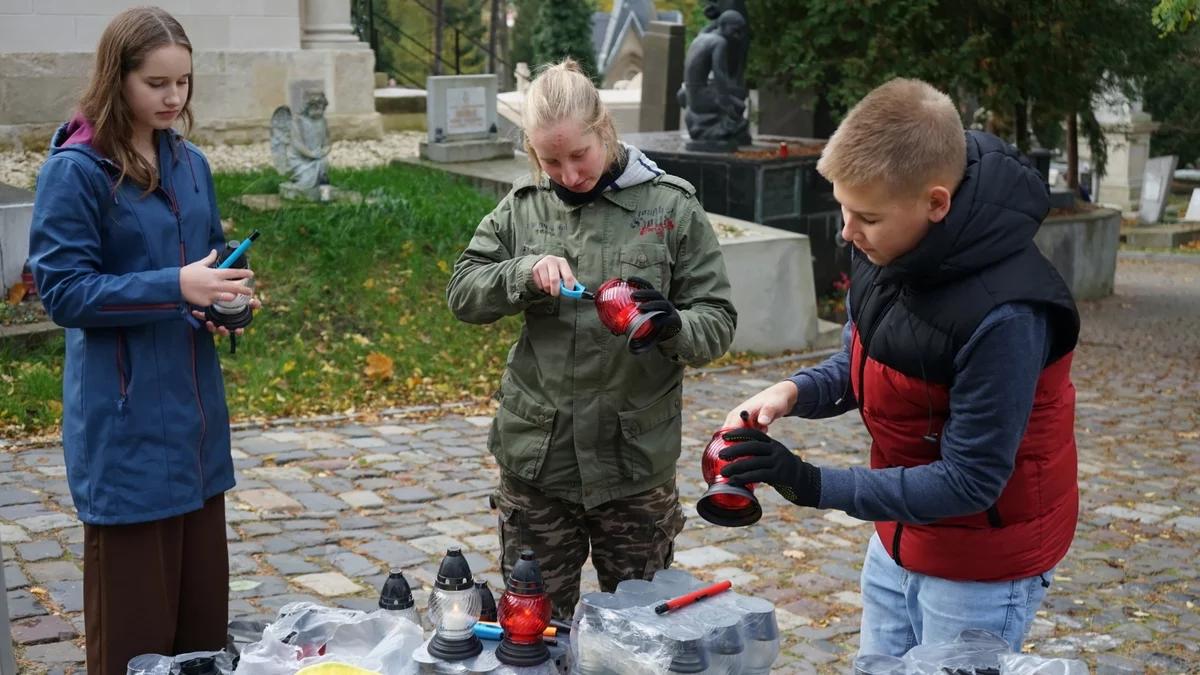 "Światełko Pamięci dla Cmentarza Łyczakowskiego" we Lwowie