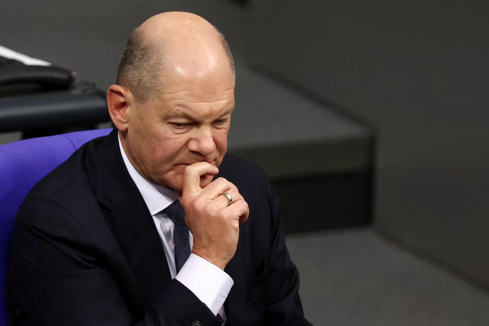 Upada rząd Niemiec. Kanclerz Olaf Scholz bez wotum zaufania