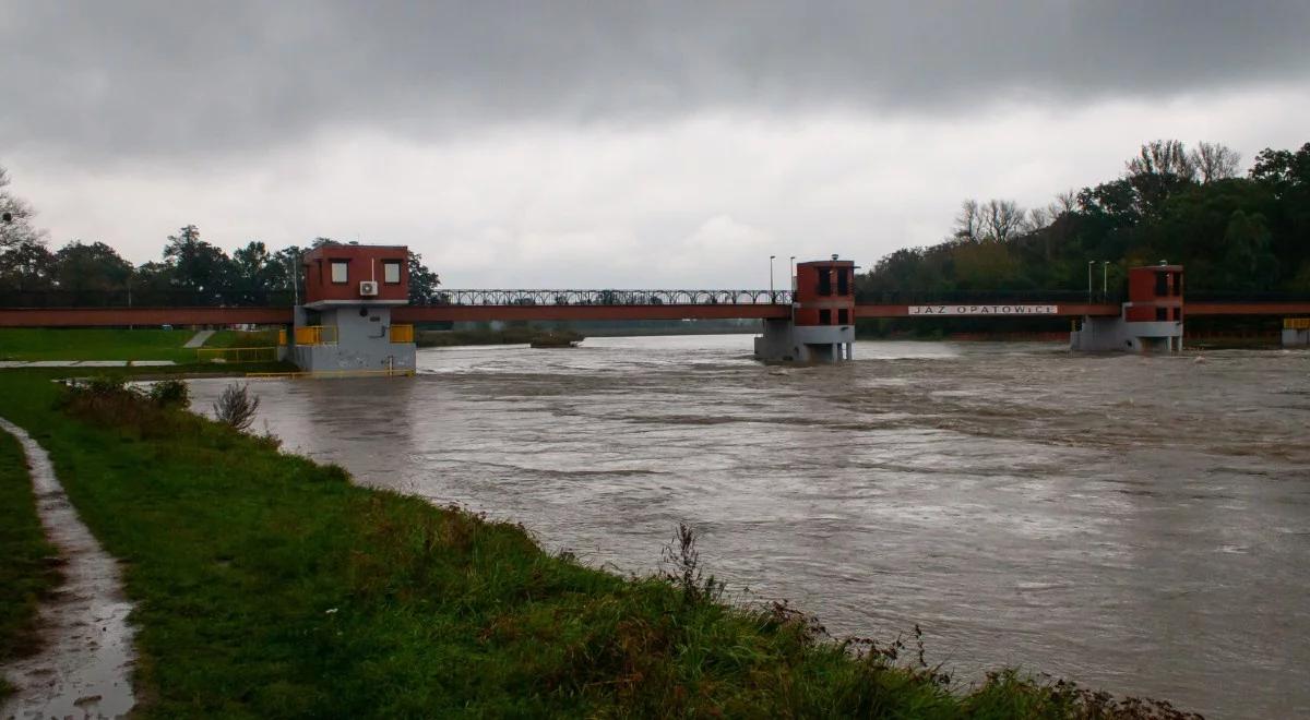 Rośnie poziom wody w rzekach na Śląsku. Przekroczone stany alarmowe