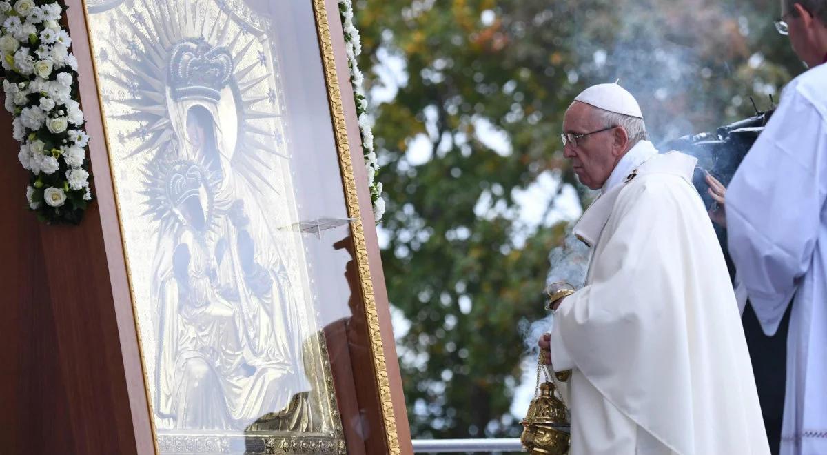 Papież na Łotwie: niesienie pomocy nie może być turystyką solidarnościową