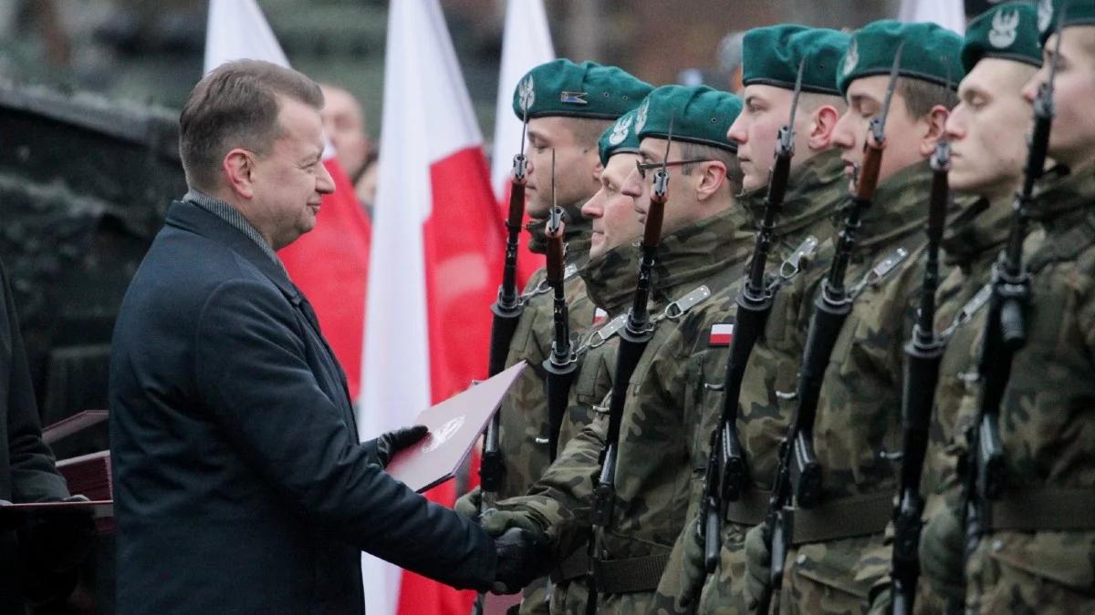 3 tys. ochotników złożyło wojskową przysięgę. Szef MON: jesteśmy świadomi wyzwań, wzmacniamy armię