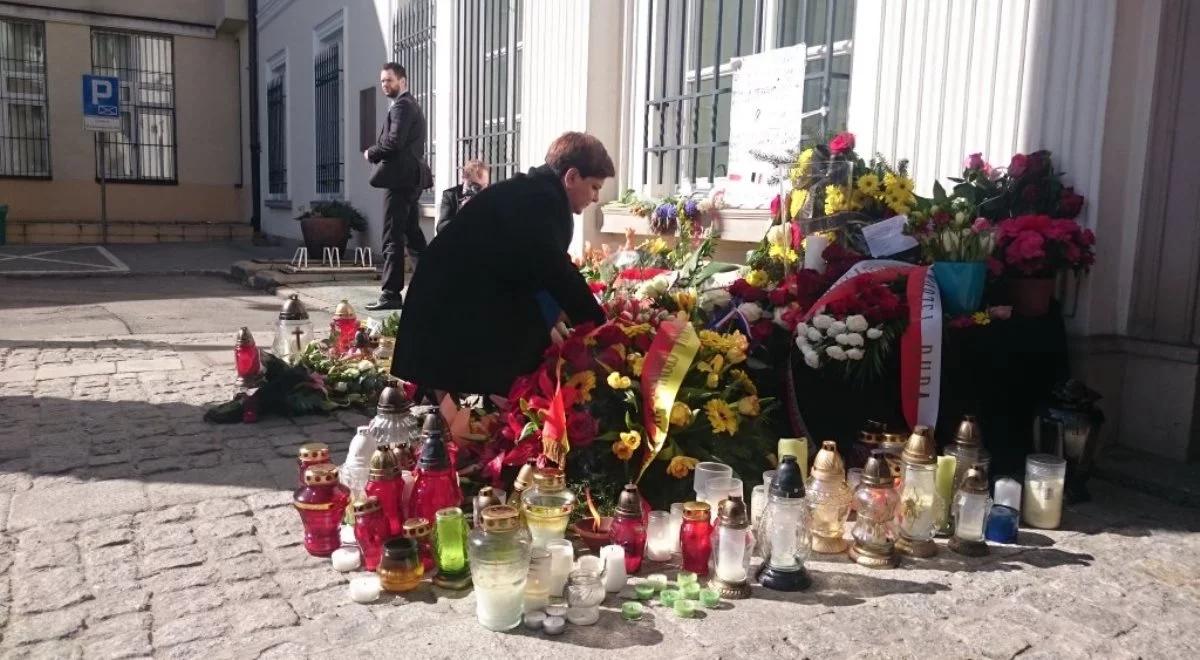 Premier Beata Szydło przed ambasadą Belgii. "Trzeba powiedzieć dość"