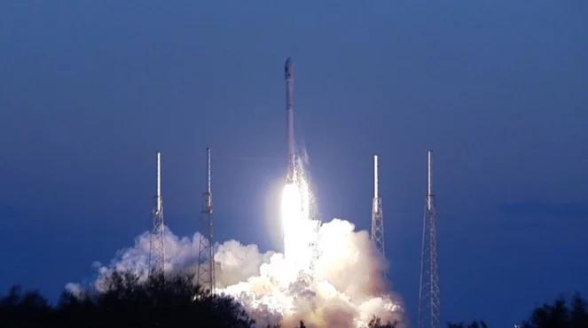 Polski satelita leci w kosmos. Start rakiety Falcon 9 wreszcie udany
