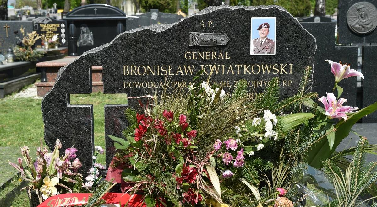 Kolejna ekshumacja ofiary katastrofy smoleńskiej. Chodzi o szczątki gen. Bronisława Kwiatkowskiego