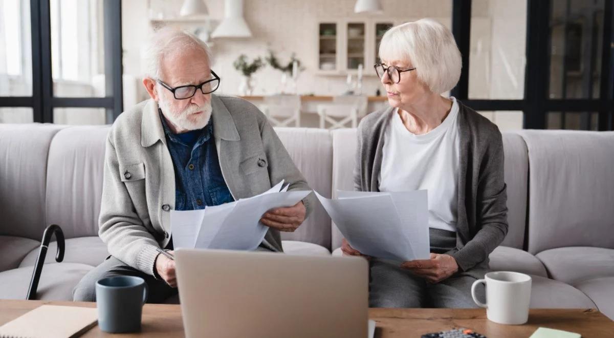 Od marca wyższe świadczenia dla seniorów. Waloryzacja emerytur i rent, zwiększone też kwoty dodatków