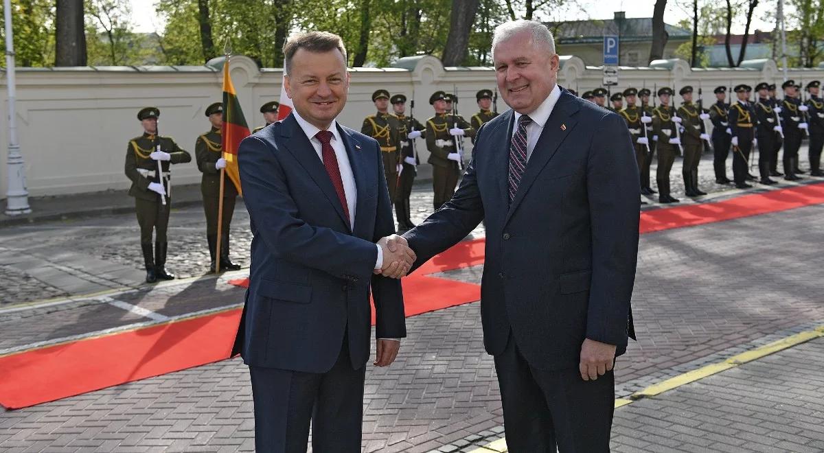 "Musimy razem przygotowywać się do obrony". Spotkanie ministrów obrony Polski i Litwy