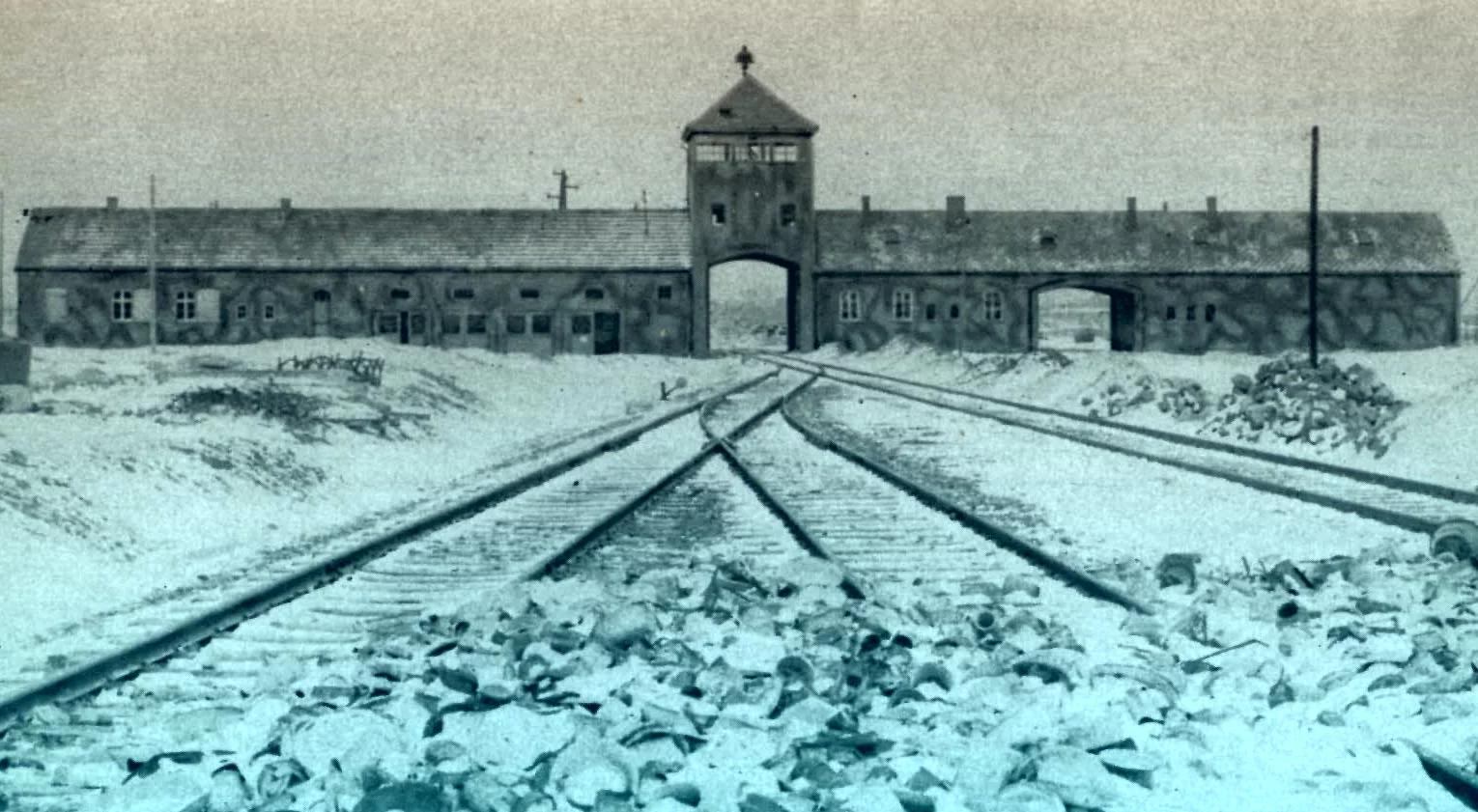 Auschwitz. Pierwszy masowy transport Żydów do obozu zagłady