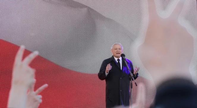 "Kaczyński coraz bardziej mówi Macierewiczem"