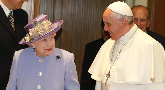 Elżbieta II odwiedziła papieża Franciszka. Podarowała mu szkocką whisky