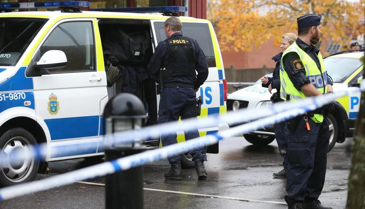 Z mieczem i w masce z "Gwiezdnych wojen" zaatakował w szkole. Zginęli uczeń i nauczyciel