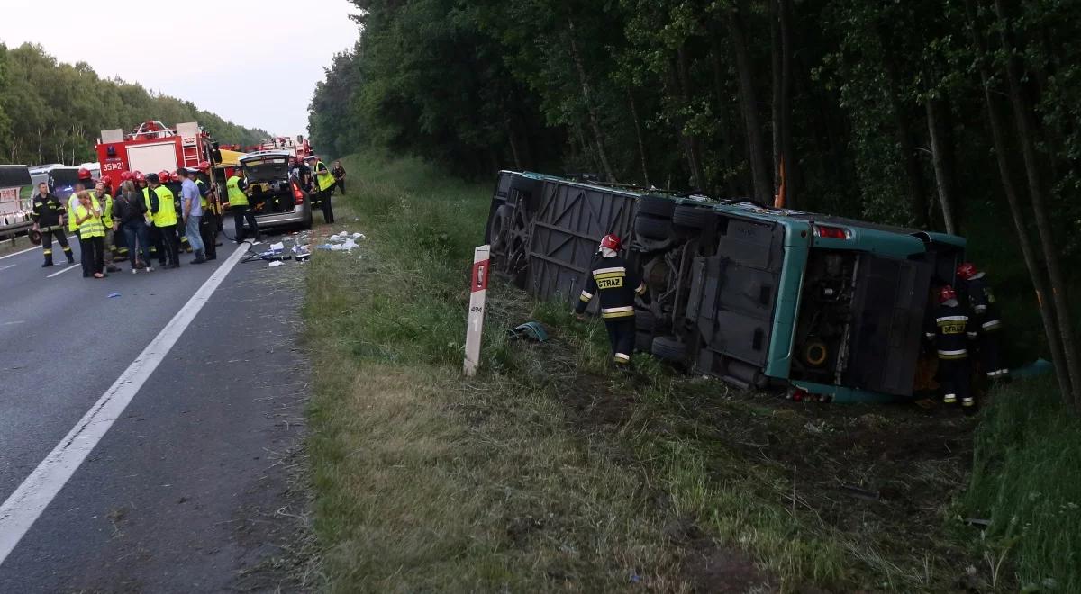Wypadek autokaru z dziećmi. Z rodzicami kontaktują się oszuści