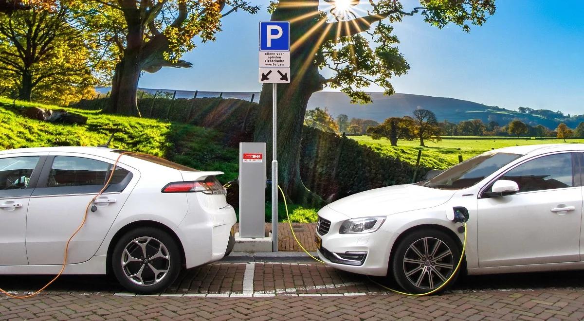 Przez koronawirusa spadają ceny nowych aut w USA. Nawet "elektryków"