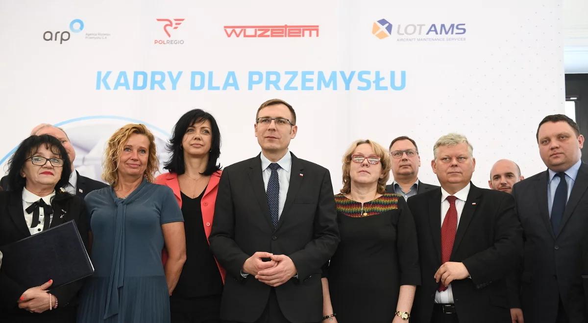 Program „Kadry dla przemysłu”, czyli firmy będą szkolić uczniów. Jest pierwsze porozumienie szkół z firmami