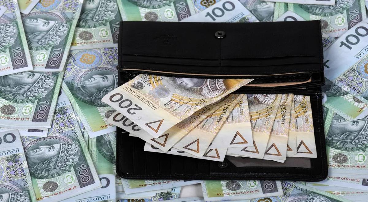 4806 zł, czyli tak naprawdę ile? Płaca minimalna 2026 "na rękę"