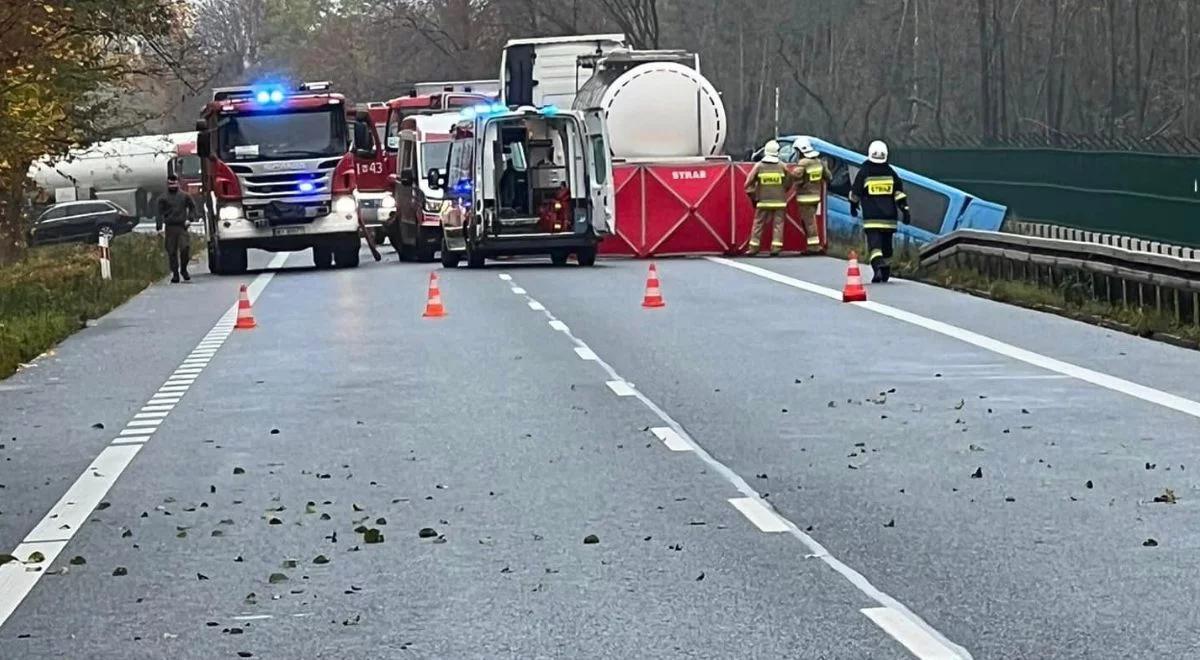 Tragiczny wypadek. Bus zderzył się z ciężarówką, kolejna ofiara