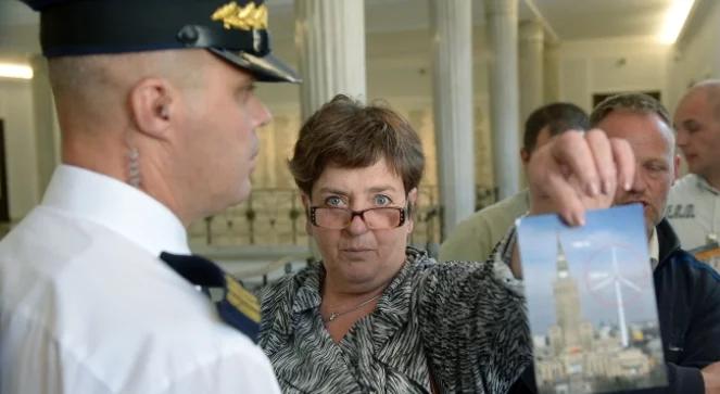 Głodówka przeciwników farm wiatrowych w Sejmie. Interweniowała policja
