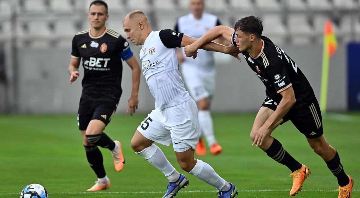 Ekstraklasa: Puszcza pokonała ŁKS w starciu beniaminków. Łodzianie kończyli mecz w dziesiątkę