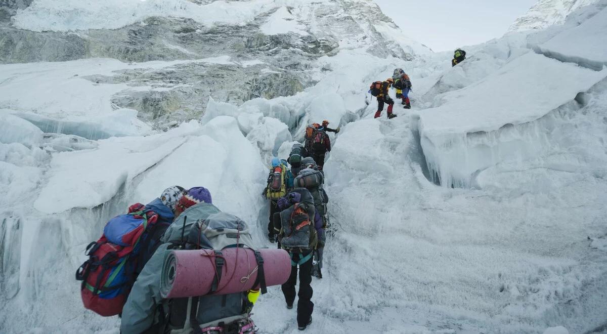 Mount Everest odcięte od świata. Trwa walka z czasem, ewakuowano kolejnych turystów