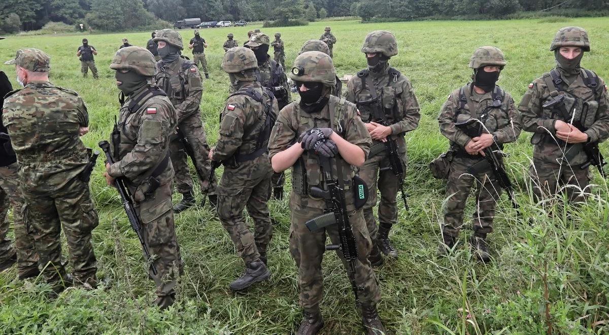 "Nic się nie zmieniło". Straż Graniczna podaje, że przy granicy z Białorusią wciąż koczują te same osoby