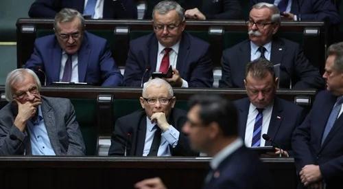 PiS może stracić ponad 75 mili...