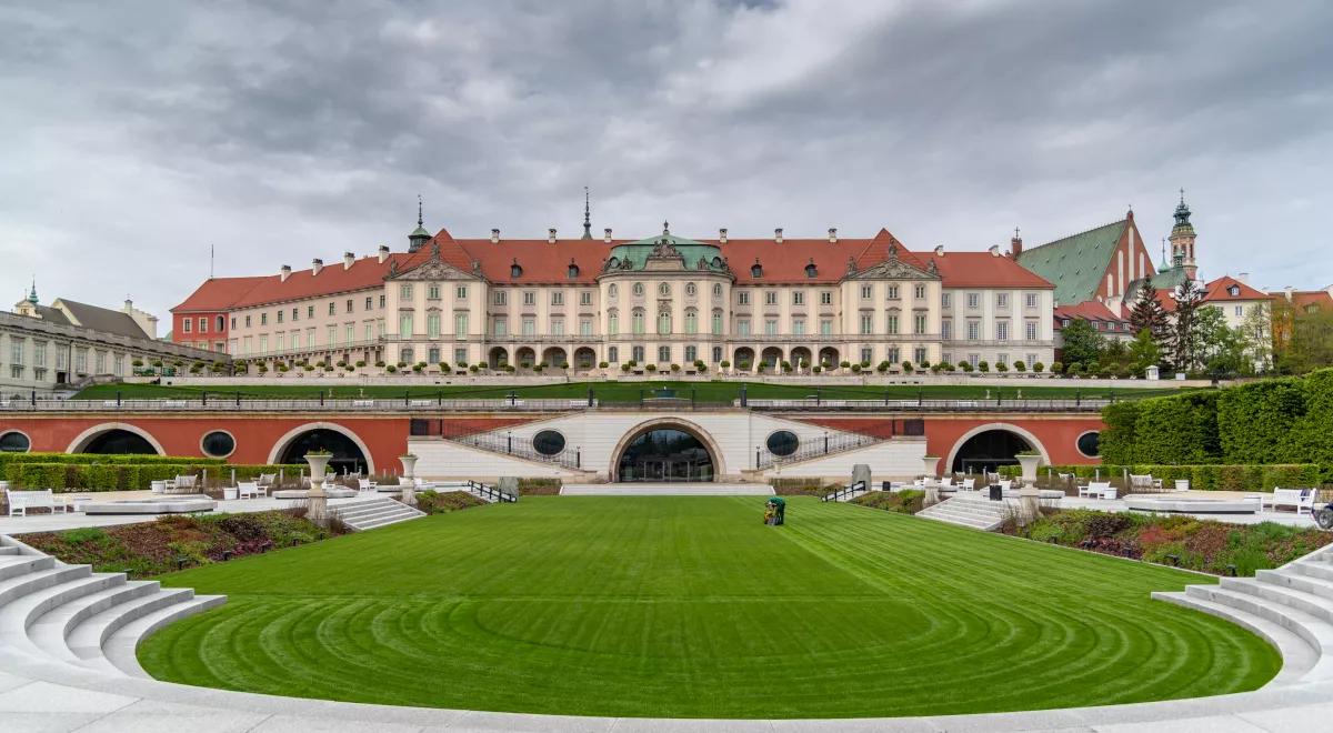 Loty balonem i koncerty. Trwa Piknik Jubileuszowy Zamku Królewskiego w Warszawie