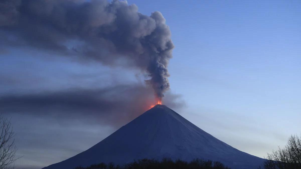 Erupcja wulkanu w Rosji. To skutek trzęsienia ziemi