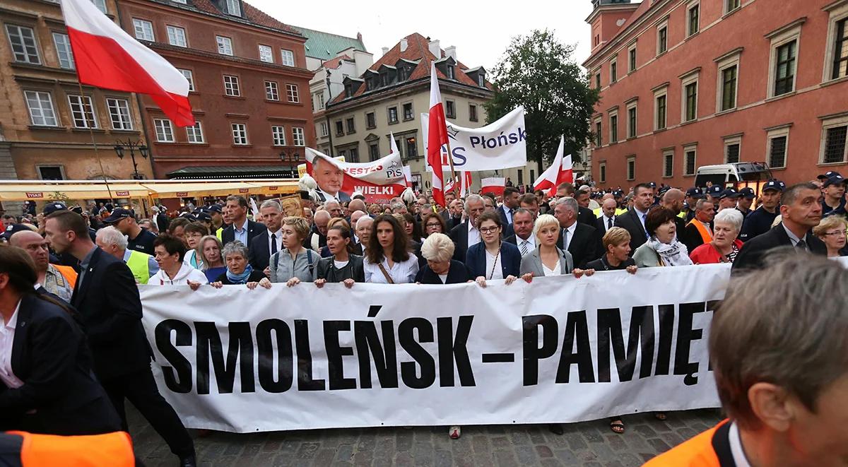 Proces ws. blokowania miesięcznicy smoleńskiej. Oskarżeni nie przyznają się do winy