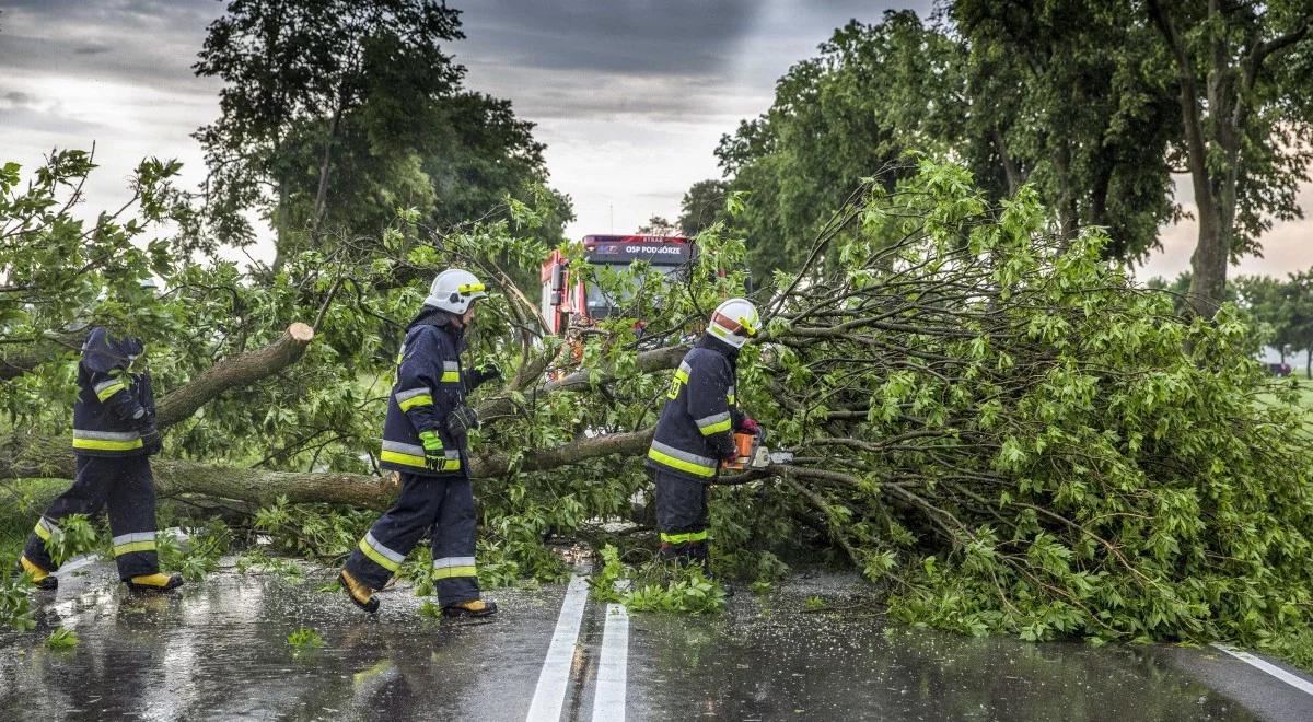 Jedna osoba nie żyje, są ranni. Niebezpieczne nawałnice nadal nad Polską