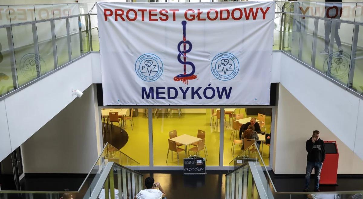 We Wrocławiu i Gdańsku dołączono do protestu głodowego lekarzy rezydentów