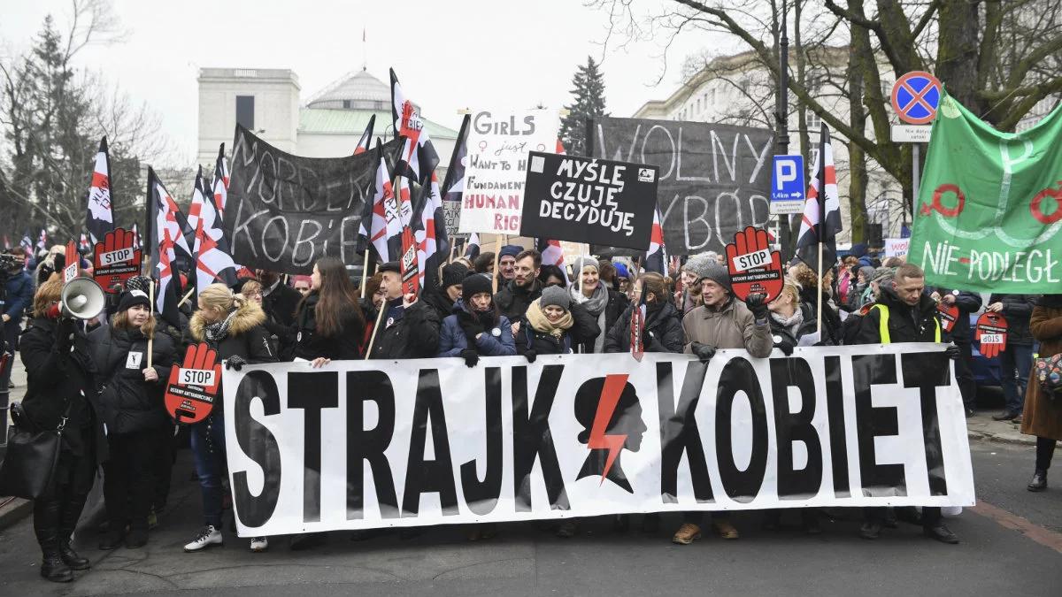 Biały i czarny piątek. Dwa głosy ws. prawa aborcyjnego