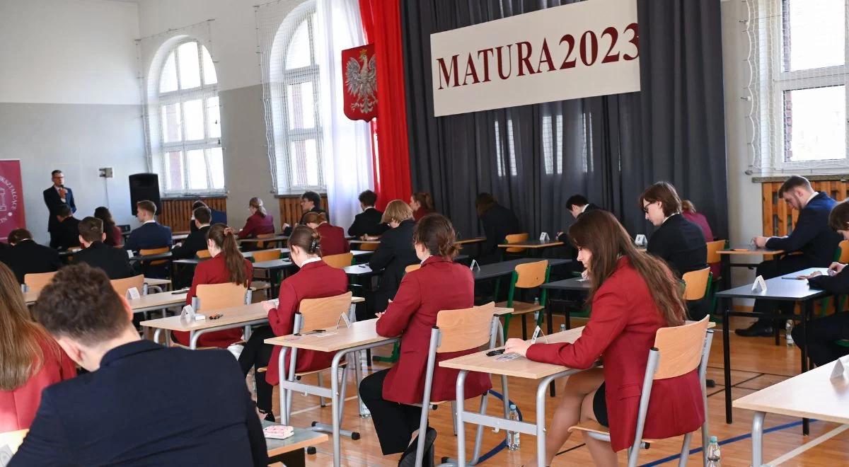 Mniej chętnych do Okręgowych Komisji Egzaminacyjnych. Matury będą sprawdzane przez dwa weekendy