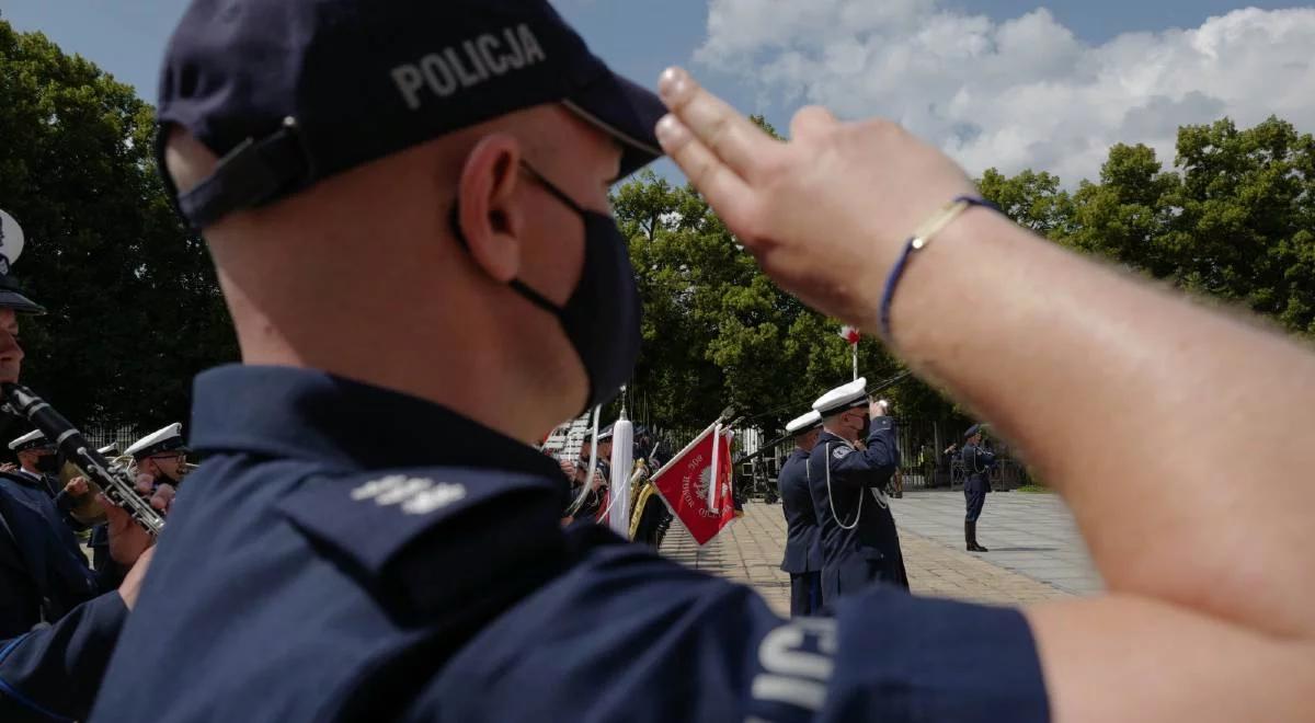 Obchody Święta Policji. Prezydent wręczył Krzyże Zasługi i Krzyże za Dzielność