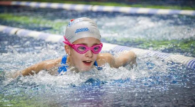 Opiekę nad dziećmi zapewnią wakacyjne placówki edukacyjne w Warszawie