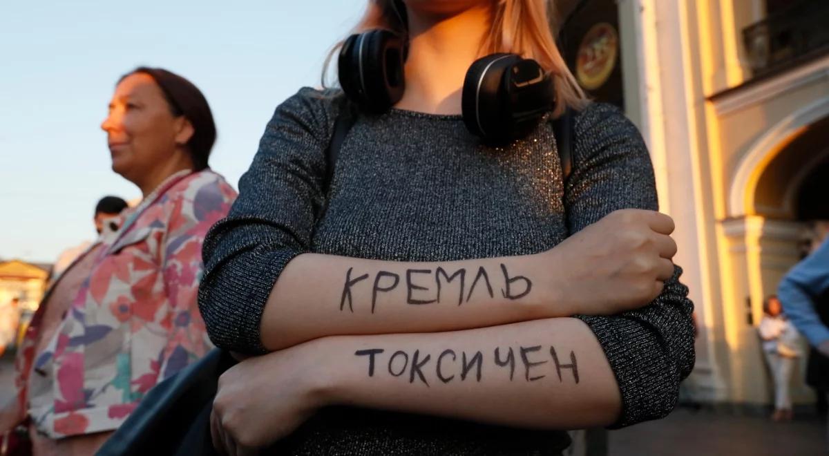 "W Rosji nigdy nic nie dzieje się przypadkowo". Publicyści o próbie otrucia Nawalnego
