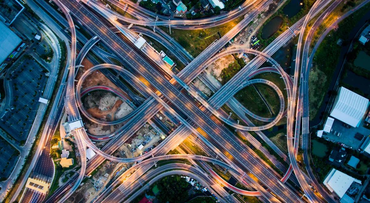 To operatorzy autostrad, a nie rząd decydują o stawkach opłat za przejazd 