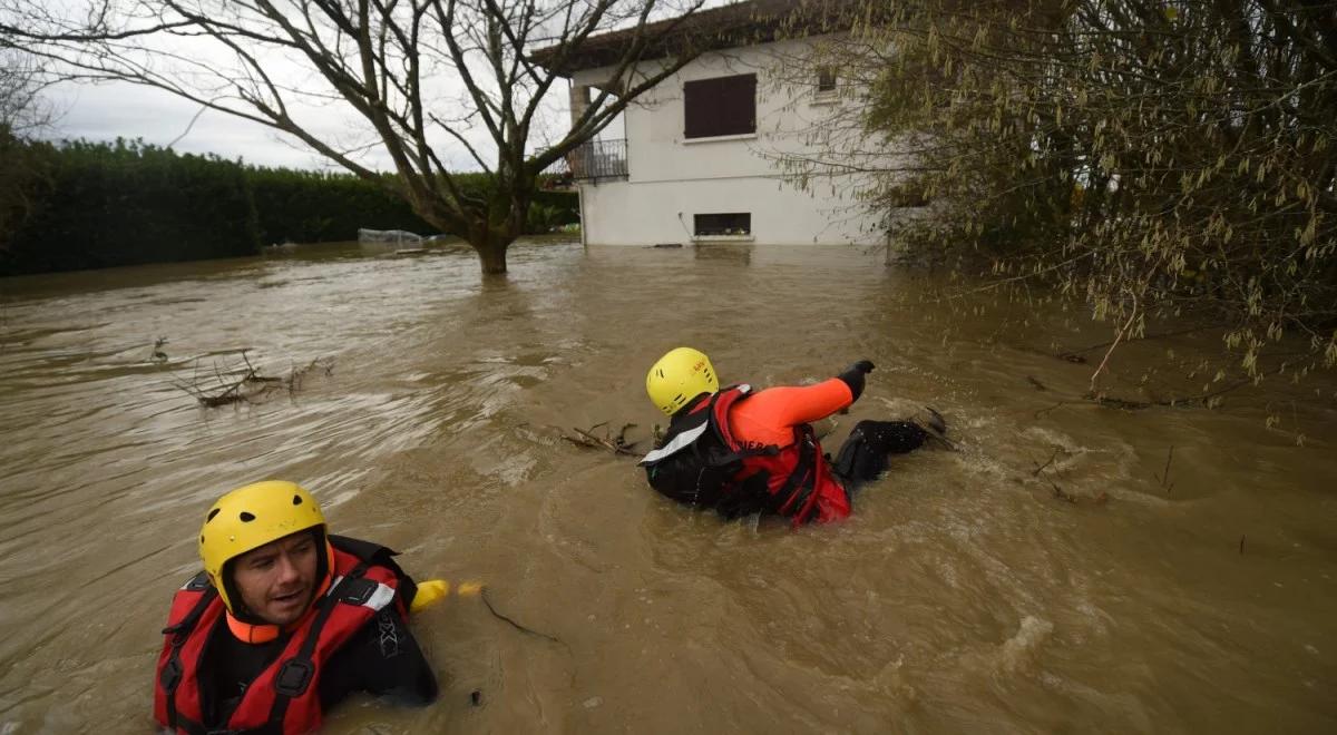 Ofiary i tysiące domów bez prądu. Francja zmaga się z żywiołem