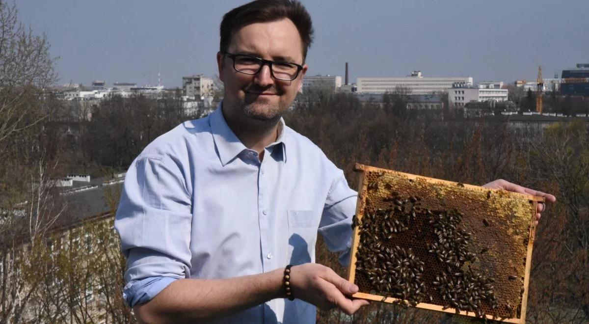 Sławomir Mazurek: minister środowiska z Niemiec zdziwiły pasieki na dachu ministerstwa