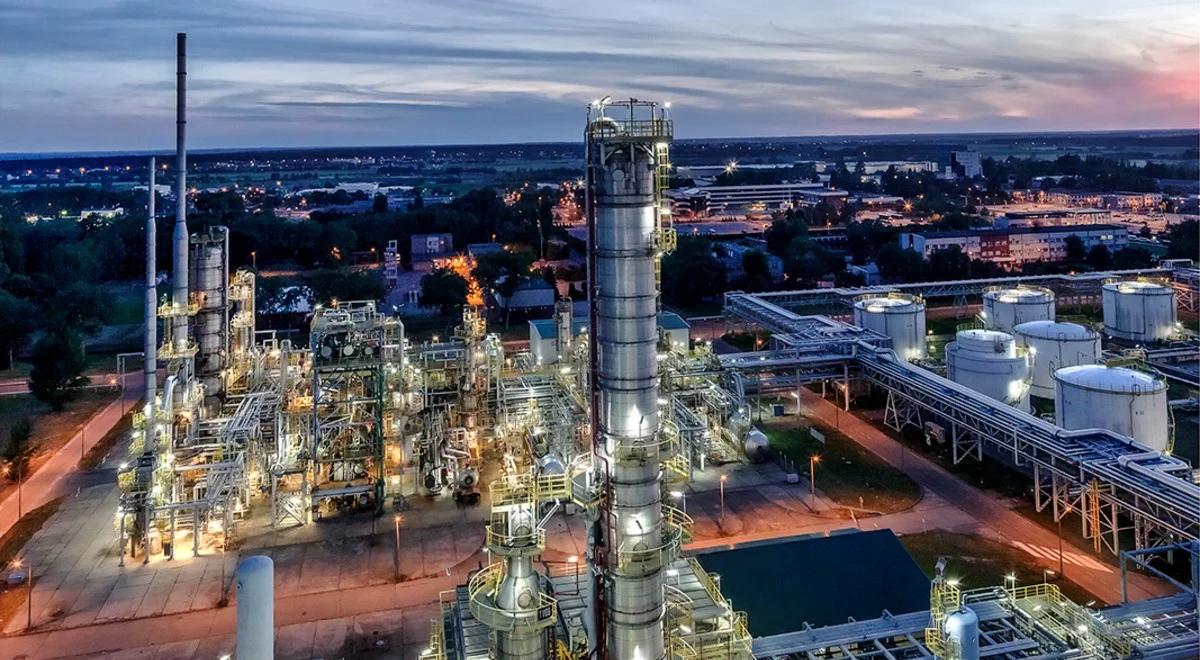 Eksperci: Orlen na drodze do grona firm rządzących światową gospodarką