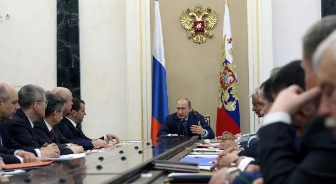 Putin obiecuje: Rosja wpłynie na separatystów. I zapowiada: trzeba się zbroić