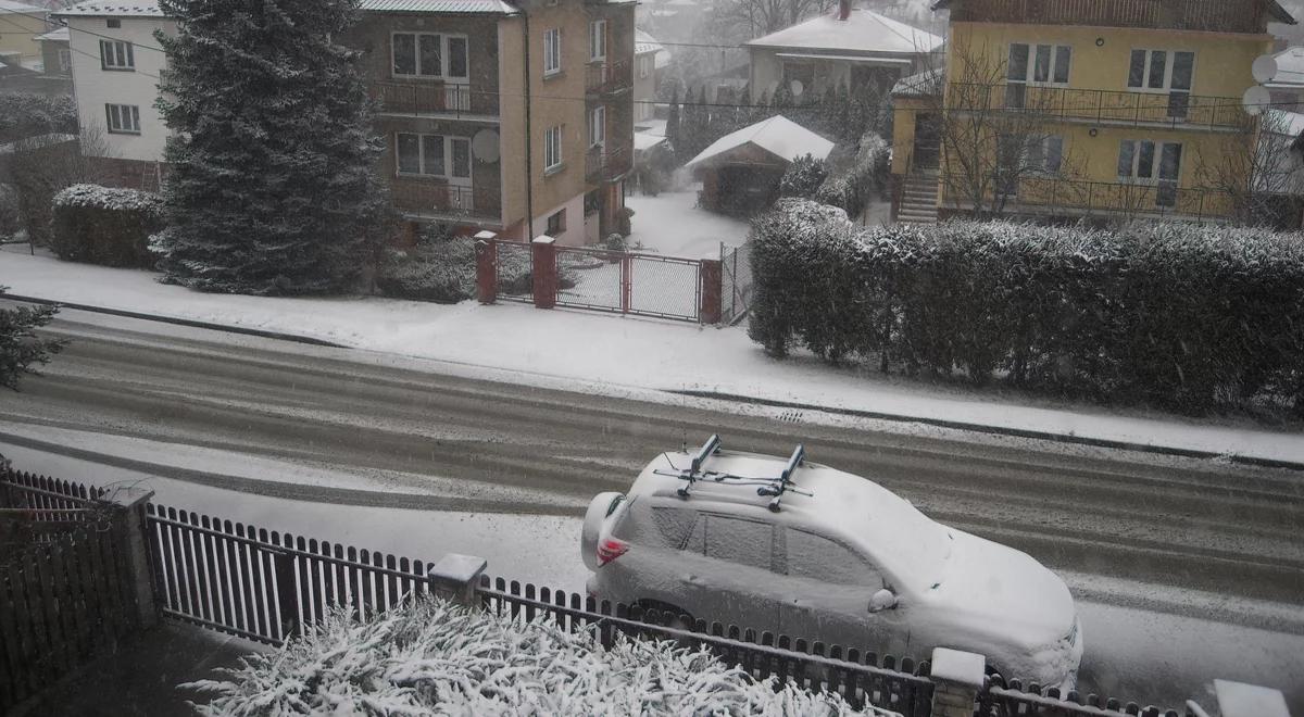 Poniedziałek pod znakiem opadów, na drogach może być ślisko